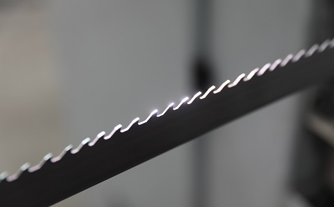 铁岭双金属带锯条产生切削噪音的原因具体有哪些？
